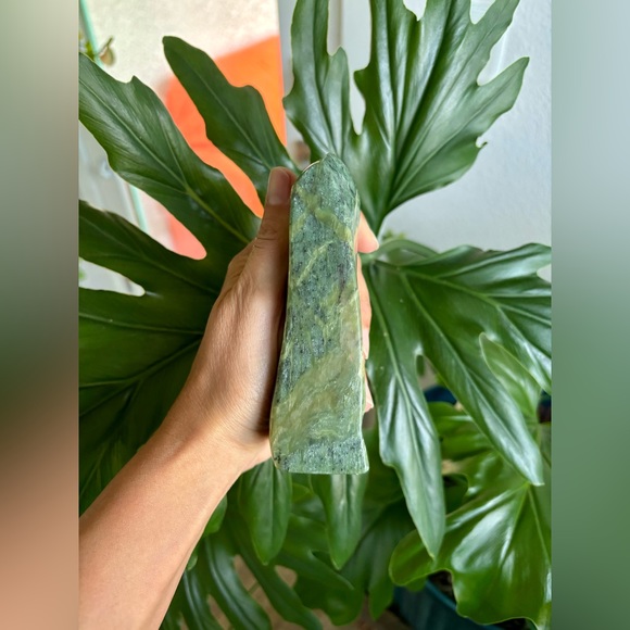 Nephrite Jade Freeform - Picture 4 of 8